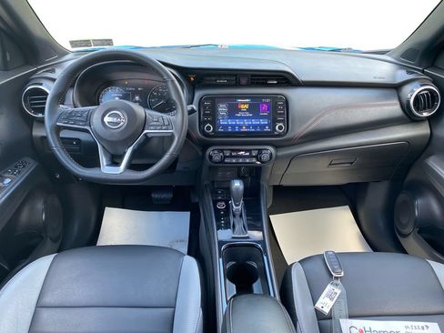 Used 2024 Nissan Kicks SR w/ SR Premium Package FWD image 16