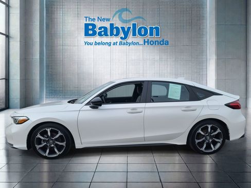 Used 2025 Honda Civic Sport Touring image 2