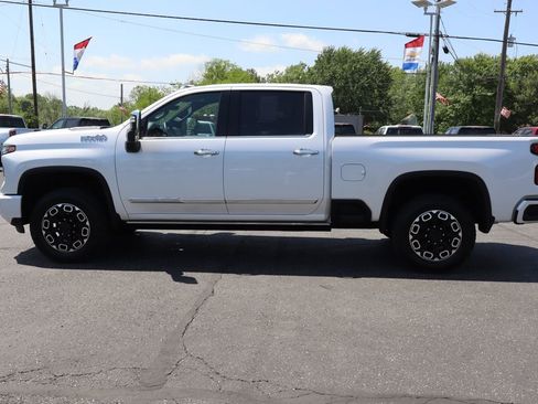 Used 2025 Chevrolet Silverado 2500 High Country w/ Technology Package AWD/4WD image 28