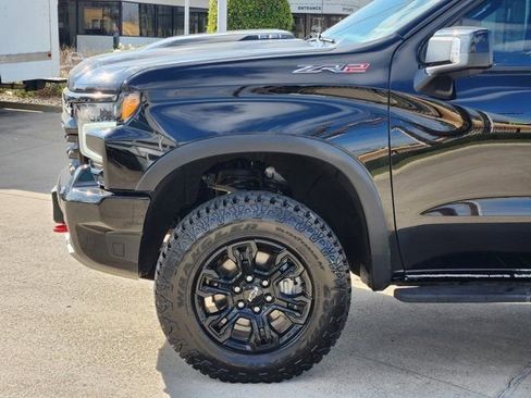 Used 2022 Chevrolet Silverado 1500 ZR2 w/ Technology Package image 15