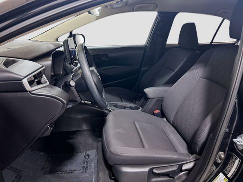 Used 2025 Toyota Corolla LE FWD image 17