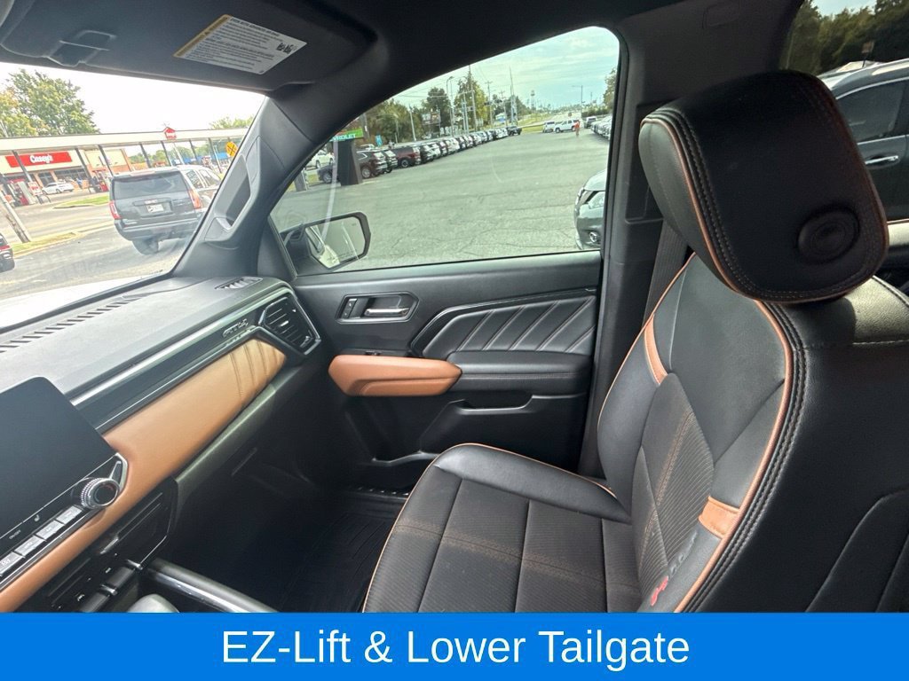 Used 2025 GMC Canyon AT4 AWD/4WD image 17