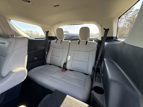 Used 2025 Ford Explorer Active w/ Active Comfort Package image 23