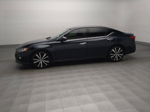 Used 2020 Nissan Altima 2.5 Platinum FWD image 2
