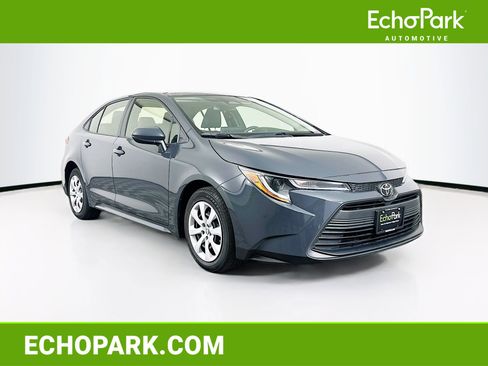Used 2023 Toyota Corolla LE image 1