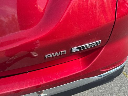 Used 2018 Chevrolet Equinox Premier AWD/4WD image 19