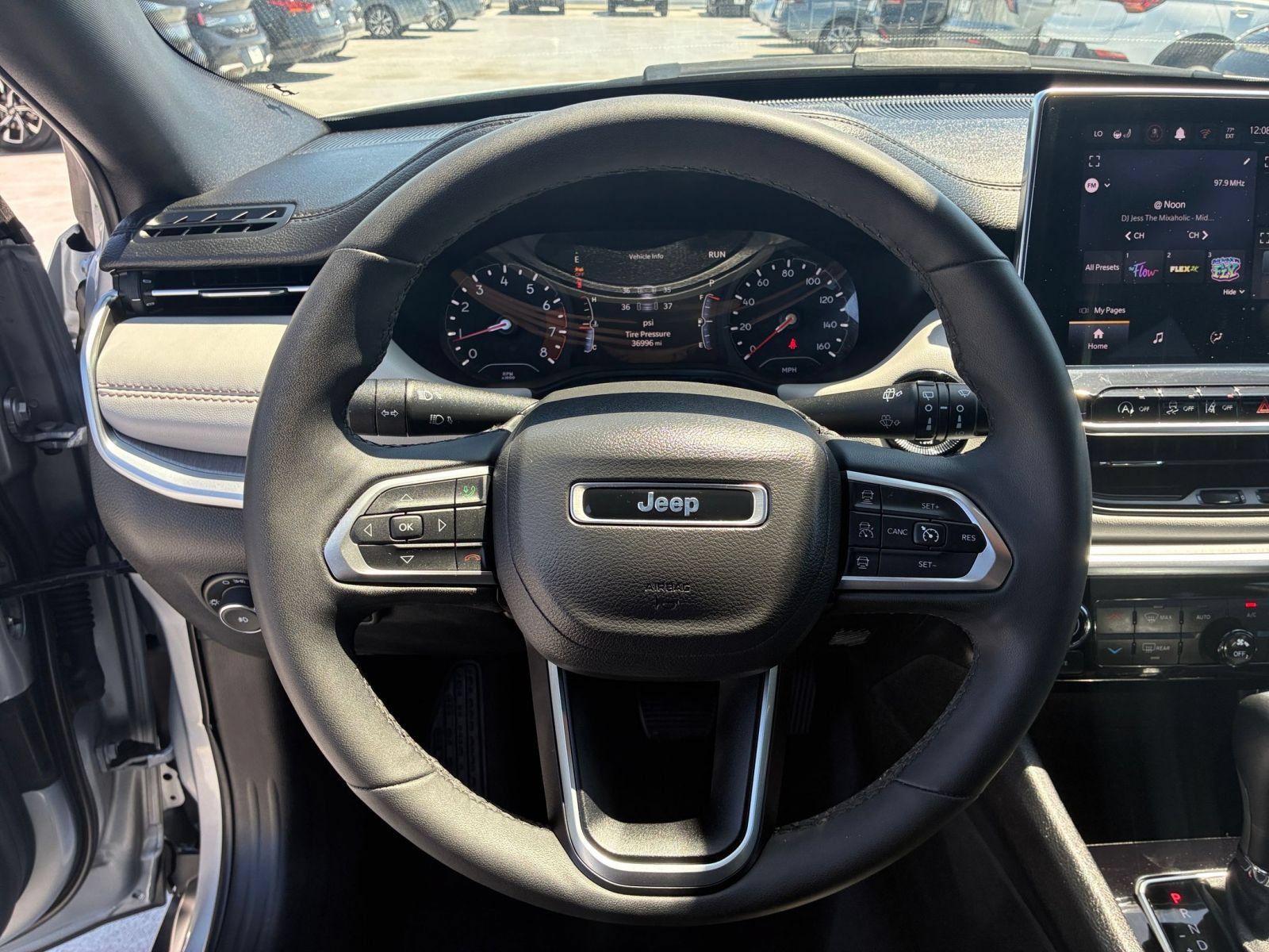 Used 2025 Jeep Compass Limited AWD/4WD image 28