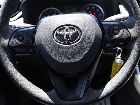 Used 2019 Toyota RAV4 LE AWD/4WD image 18