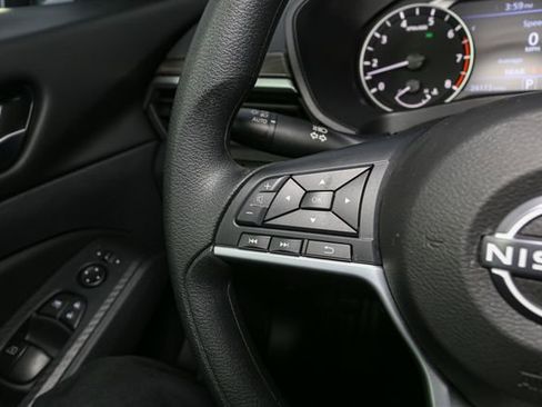 Used 2025 Nissan Altima 2.5 SV image 24