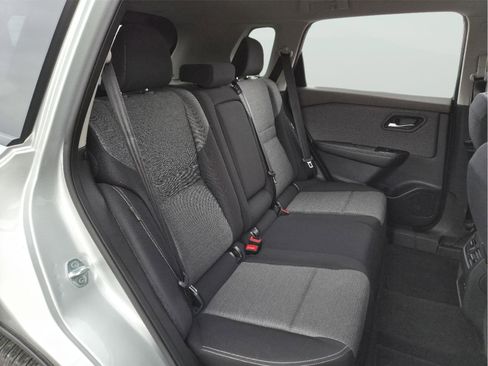 Used 2022 Nissan Rogue SV image 15