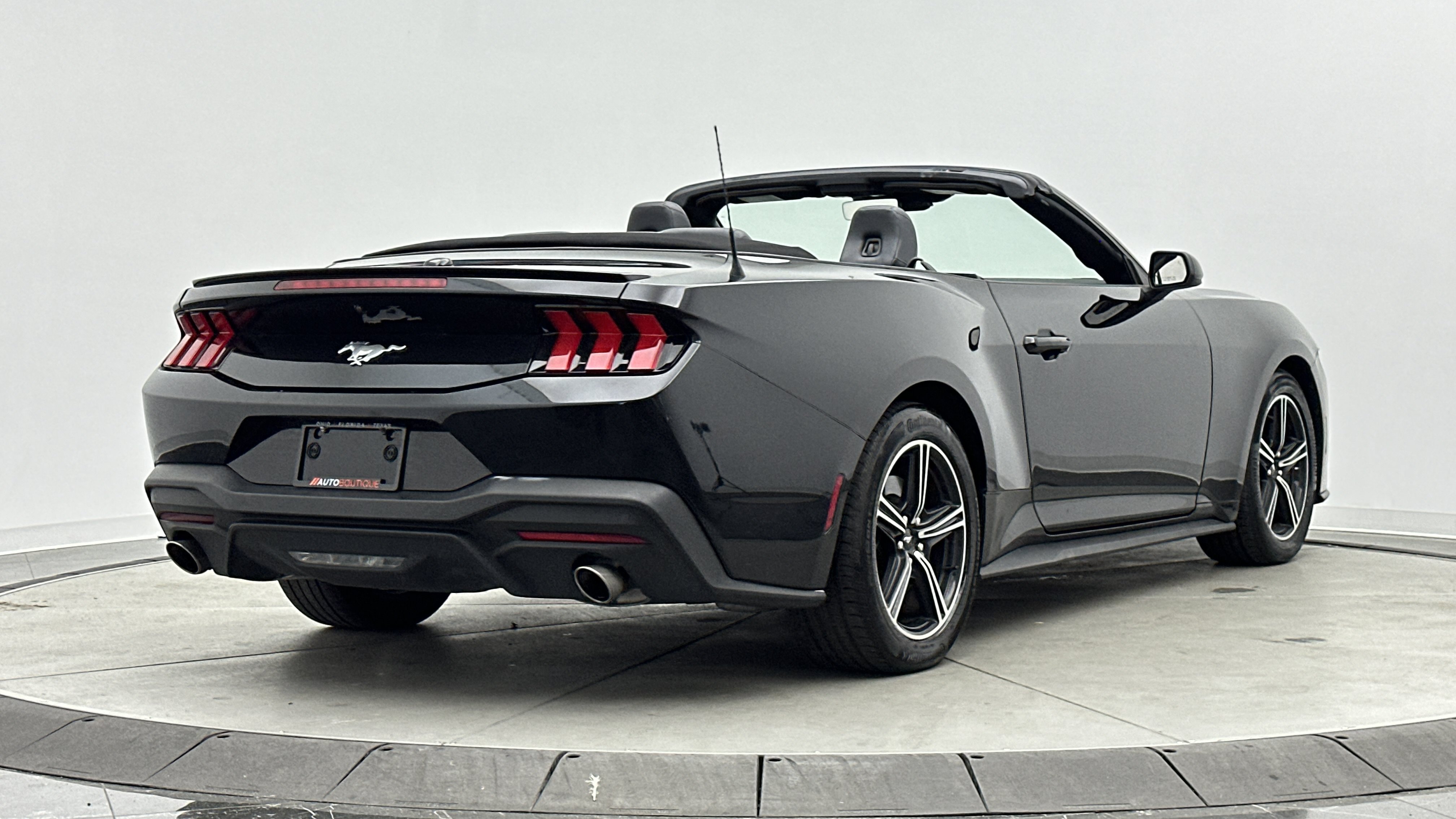 Used 2025 Ford Mustang Premium RWD image 7