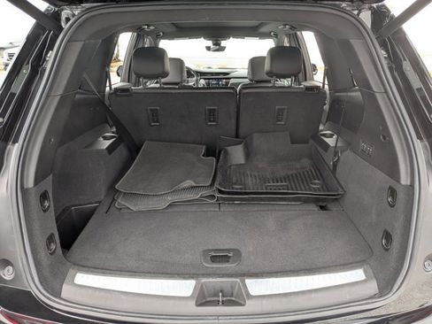 Used 2020 Cadillac XT6 Premium Luxury image 6