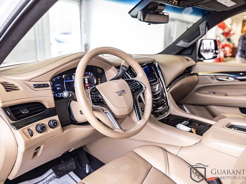 Used 2019 Cadillac Escalade ESV Platinum image 22