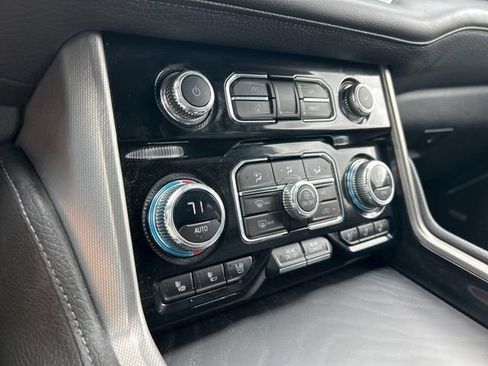 Used 2023 GMC Yukon Denali AWD/4WD image 40