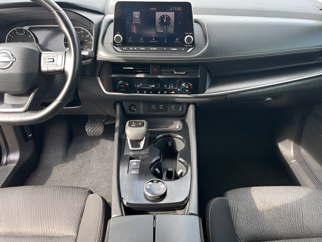 Used 2025 Nissan Rogue SV AWD/4WD image 25