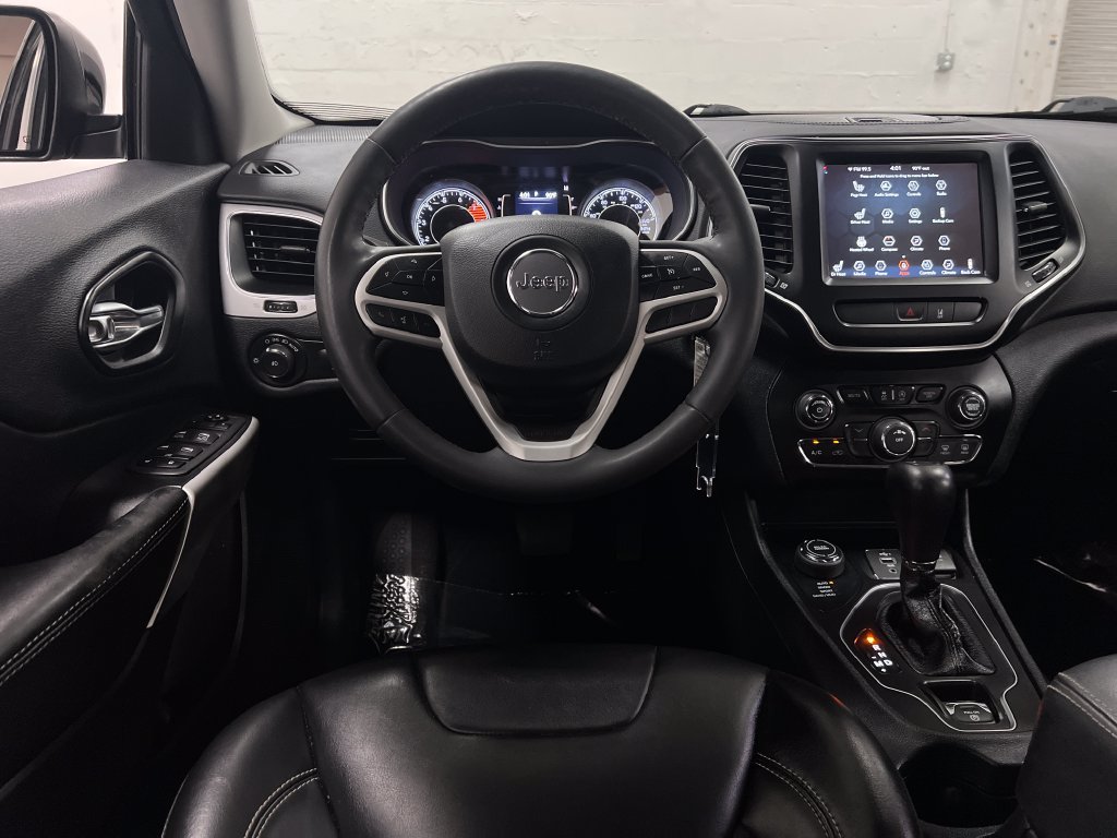 Used 2022 Jeep Cherokee Latitude w/ Sun & Sound Group AWD/4WD image 14