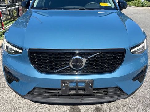 Used 2024 Volvo XC40 B5 Core AWD/4WD image 5