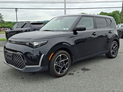 Used 2023 Kia Soul EX FWD image 3
