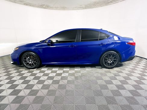 Used 2025 Toyota Camry SE w/ Convenience Package FWD image 6