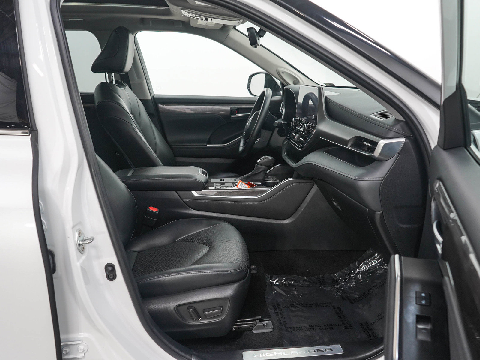 Used 2023 Toyota Highlander Limited AWD/4WD image 11