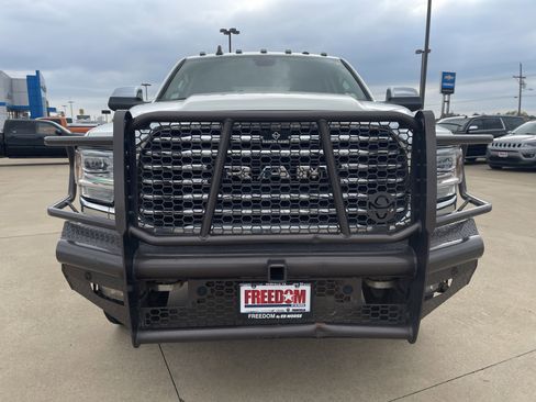 Used 2022 RAM 3500 Limited image 9