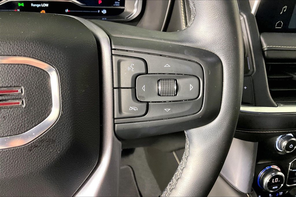 Used 2023 GMC Yukon SLT w/ SLT Premium Package RWD image 11