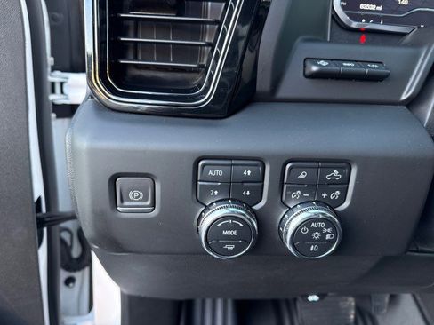 Used 2023 GMC Sierra 1500 AT4 w/ AT4 Premium Package image 23