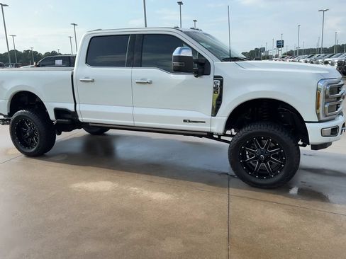 Used 2024 Ford F350 Platinum AWD/4WD image 9