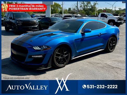 Used 2019 Ford Mustang Premium w/ Ford Safe & Smart Package RWD image 3