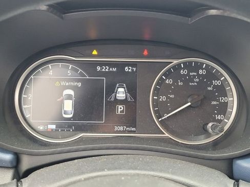 Used 2025 Nissan Versa SV w/ Trunk Package FWD image 27