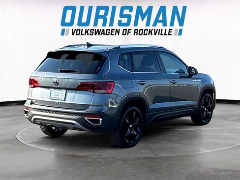 Used 2024 Volkswagen Taos SE image 6