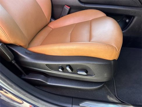 Used 2025 Cadillac XT5 Premium Luxury image 29