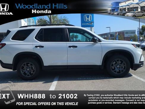 Certified 2023 Honda Pilot TrailSport image 4