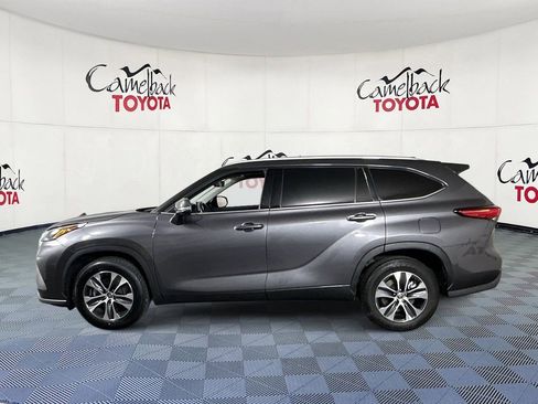 Used 2022 Toyota Highlander XLE FWD image 4