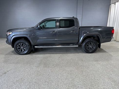 Certified 2022 Toyota Tacoma SR5 AWD/4WD image 6