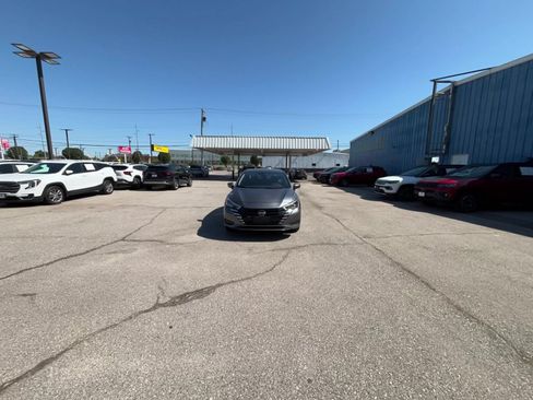 Used 2025 Nissan Versa SV FWD image 15