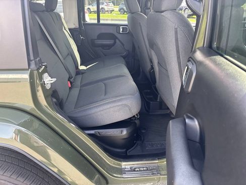 Used 2024 Jeep Wrangler Unlimited w/ Convenience Group AWD/4WD image 25