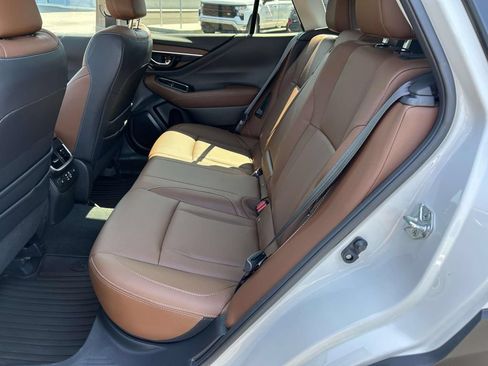 Used 2023 Subaru Outback Touring AWD/4WD image 12