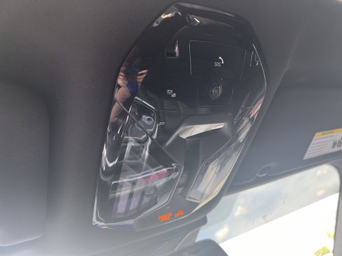 Used 2025 BMW 740i xDrive w/ Premium Package image 28