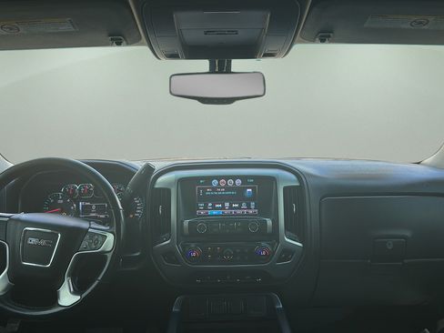 Used 2018 GMC Sierra 2500 SLT AWD/4WD image 9