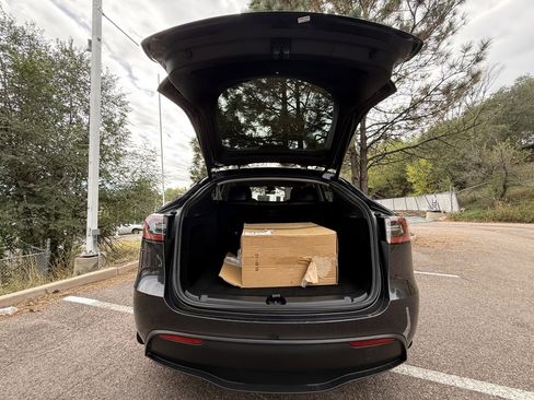 Used 2024 Tesla Model Y Long Range image 22