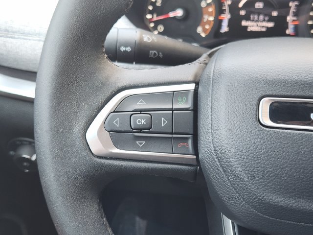 Used 2025 Jeep Compass Latitude AWD/4WD image 28