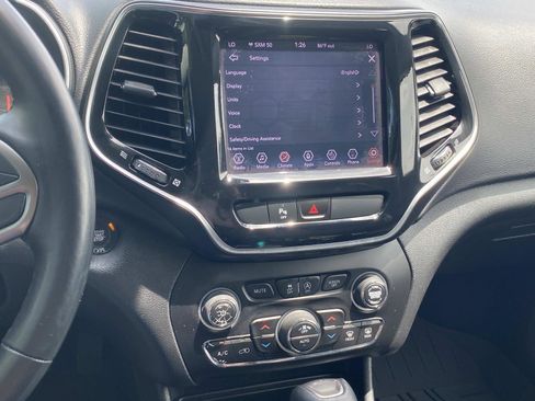 Used 2020 Jeep Cherokee Limited FWD image 30