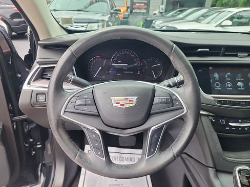 Used 2017 Cadillac XT5 Luxury w/ Driver Awareness Package AWD/4WD image 22