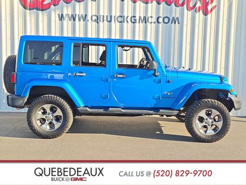 Used 2016 Jeep Wrangler Unlimited Sahara w/ Connectivity Group AWD/4WD image 8