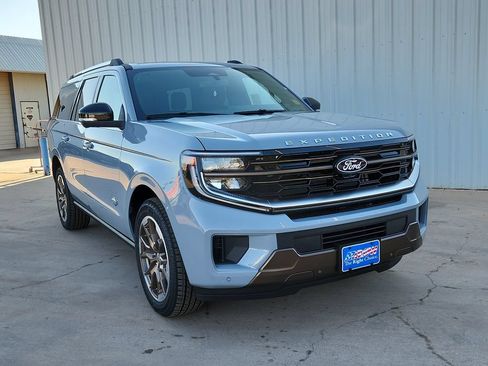 New 2027 Ford Expedition Max King Ranch RWD image 2
