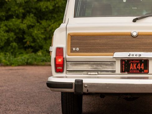 Used 1989 Jeep Grand Wagoneer AWD/4WD image 24