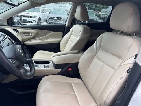 Used 2020 Nissan Murano SL w/ Moonroof Package AWD/4WD image 10
