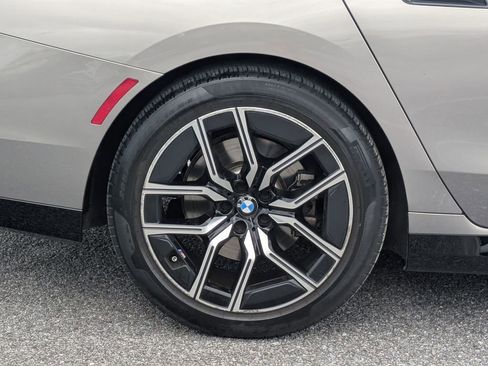 Used 2023 BMW 740i RWD image 9