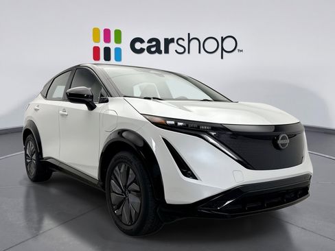 Used 2023 Nissan Ariya AWD image 7